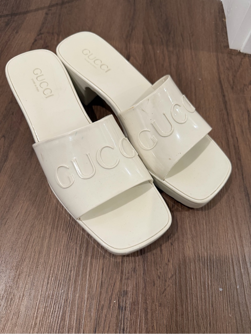 Gucci Cream Patent Logo Slide Mules